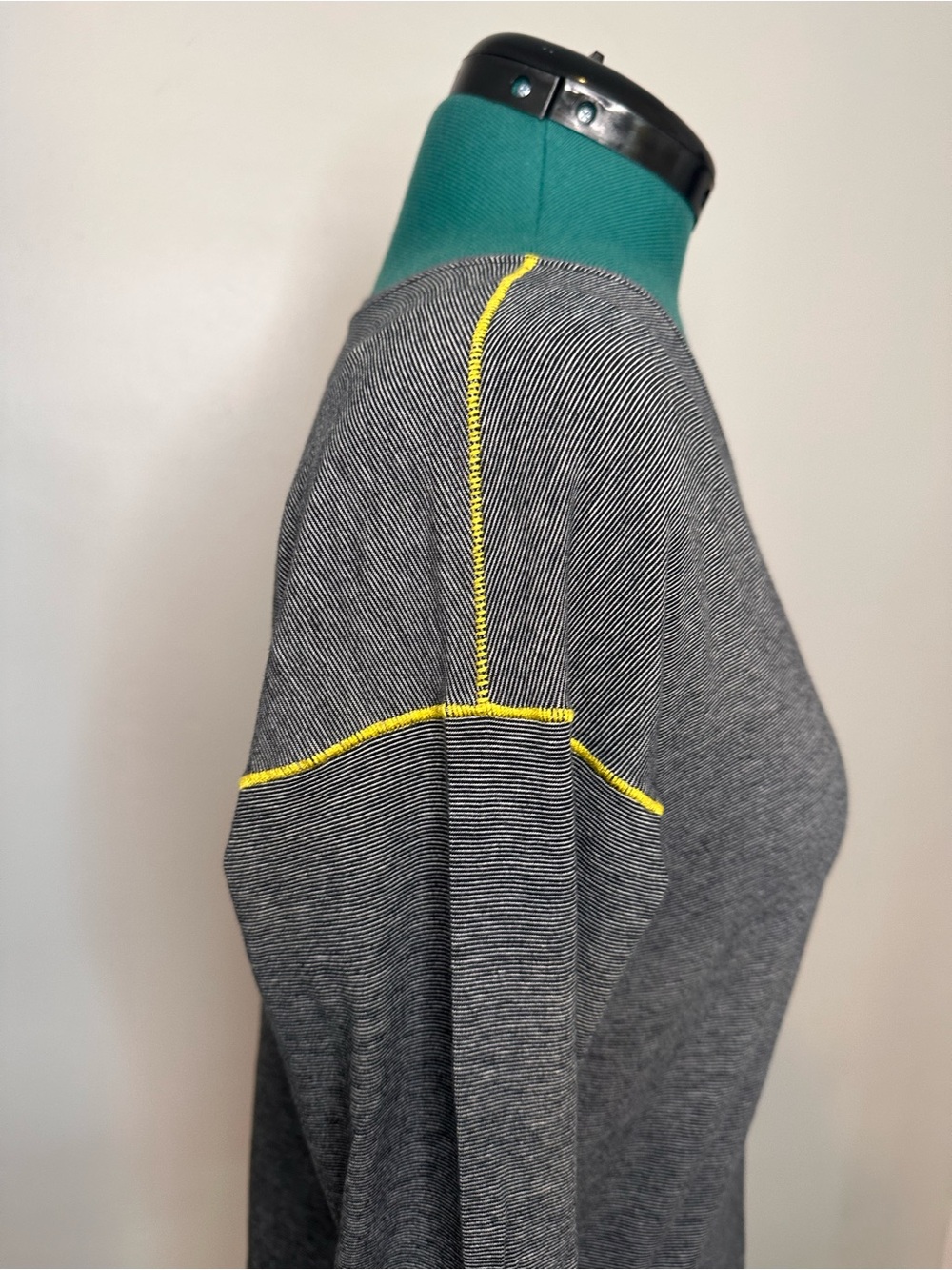 lululemon athletica Gray (fine lines) Long-Sleeve Tee with Yellow Trim - Picture 4 of 9